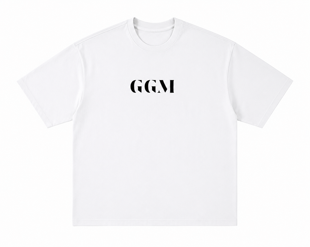 Camiseta blanca con logo bordado